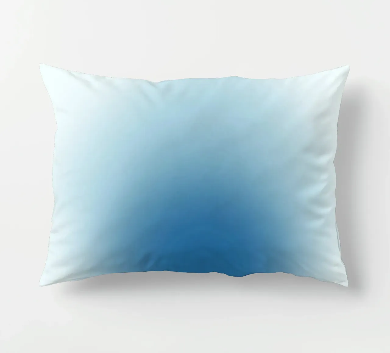 Ocean Aura: Diep Blauw Gradiënt Abstracte Kunstdruk kussen van homdeco
