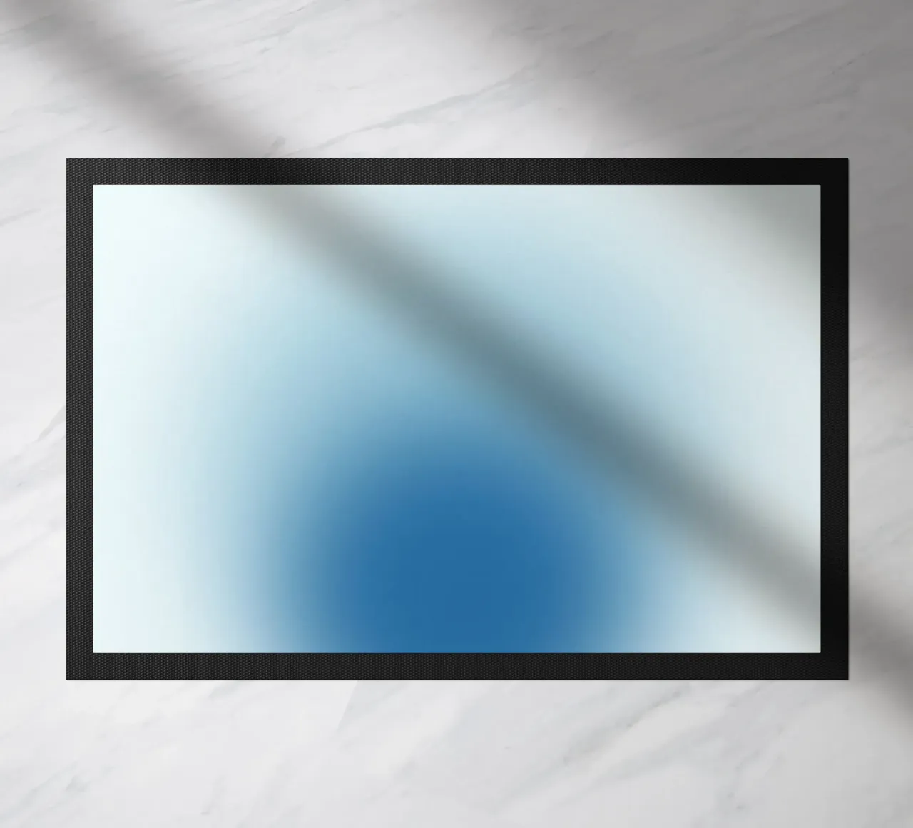 Ocean Aura: Diep Blauw Gradiënt Abstracte Kunstdruk deurmat van homdeco