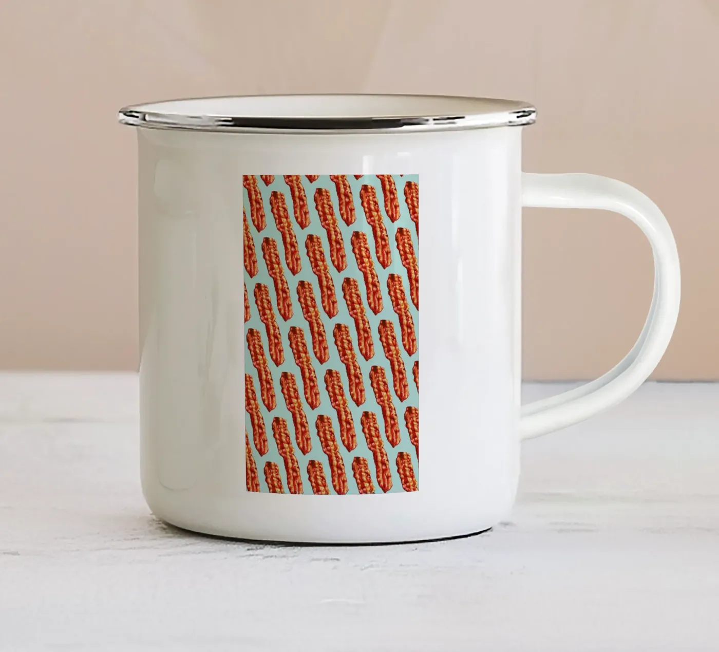 Bacon Pattern tazza in smalto da Kelly Gilleran