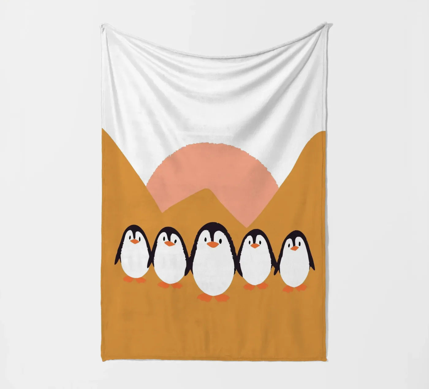 Fünf Pinguine Fleecedecke von TRENDY POSTER SHOP