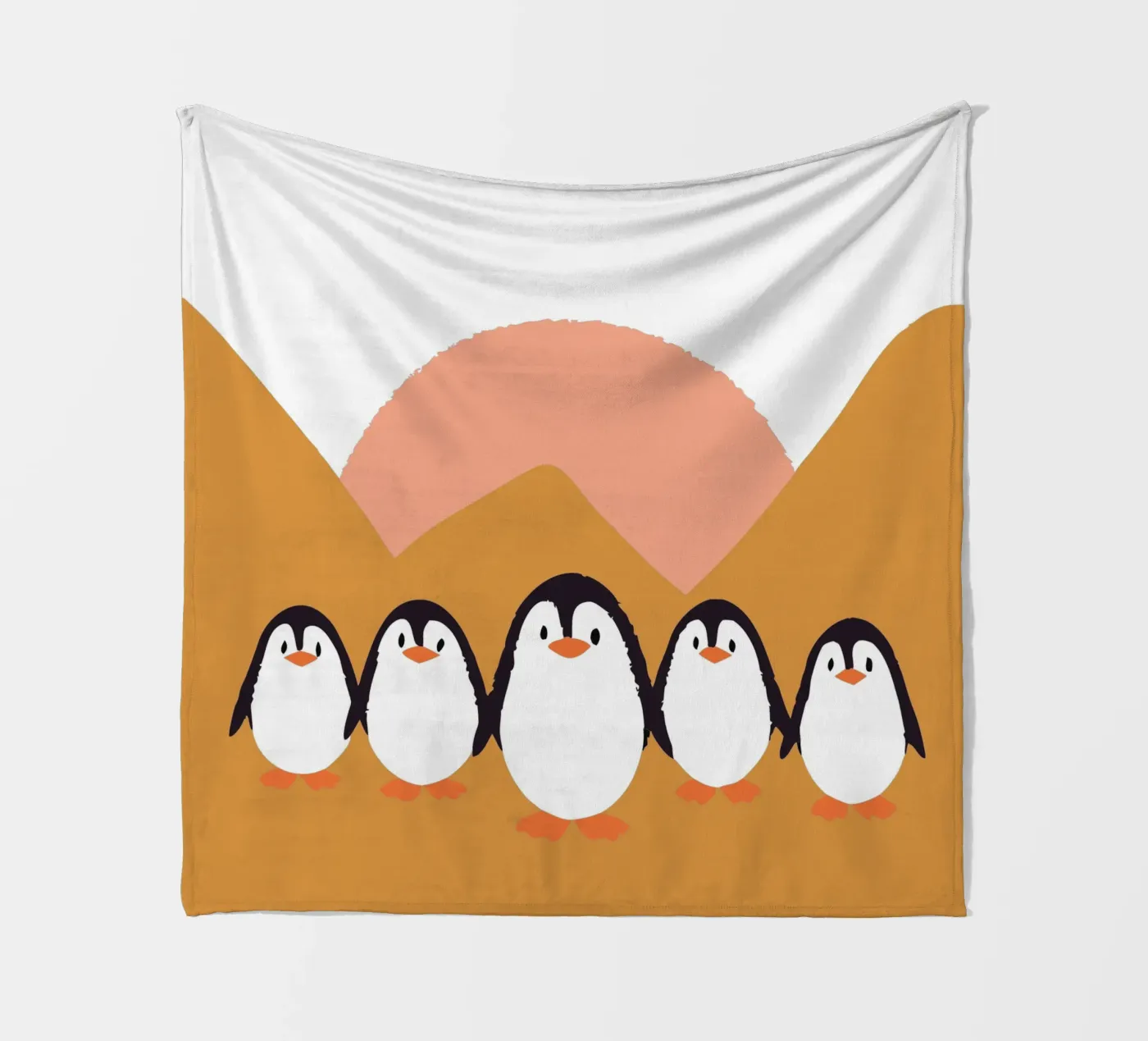 Fünf Pinguine Fleecedecke von TRENDY POSTER SHOP