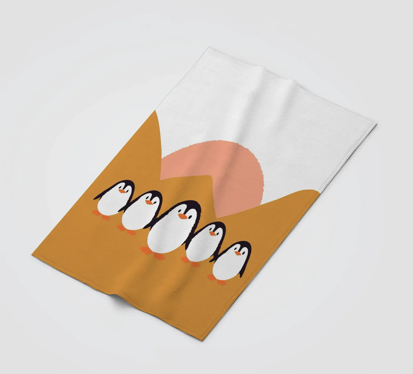 Fünf Pinguine Fleecedecke von TRENDY POSTER SHOP