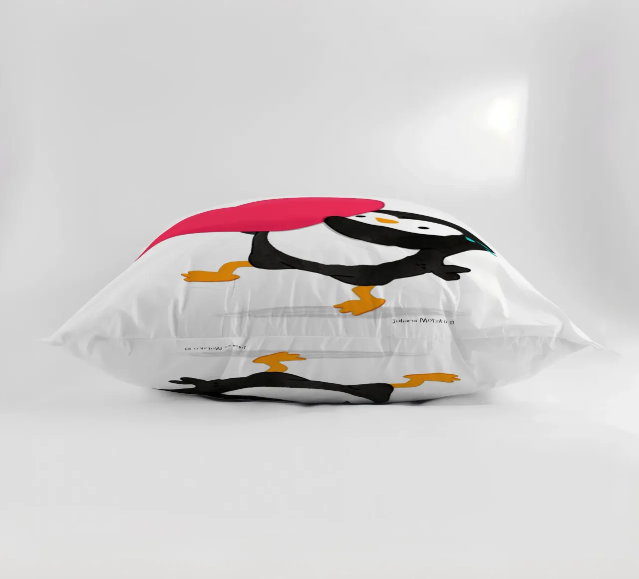 Un piccolo pinguino dal cuore grande cuscino da julianamotzko
