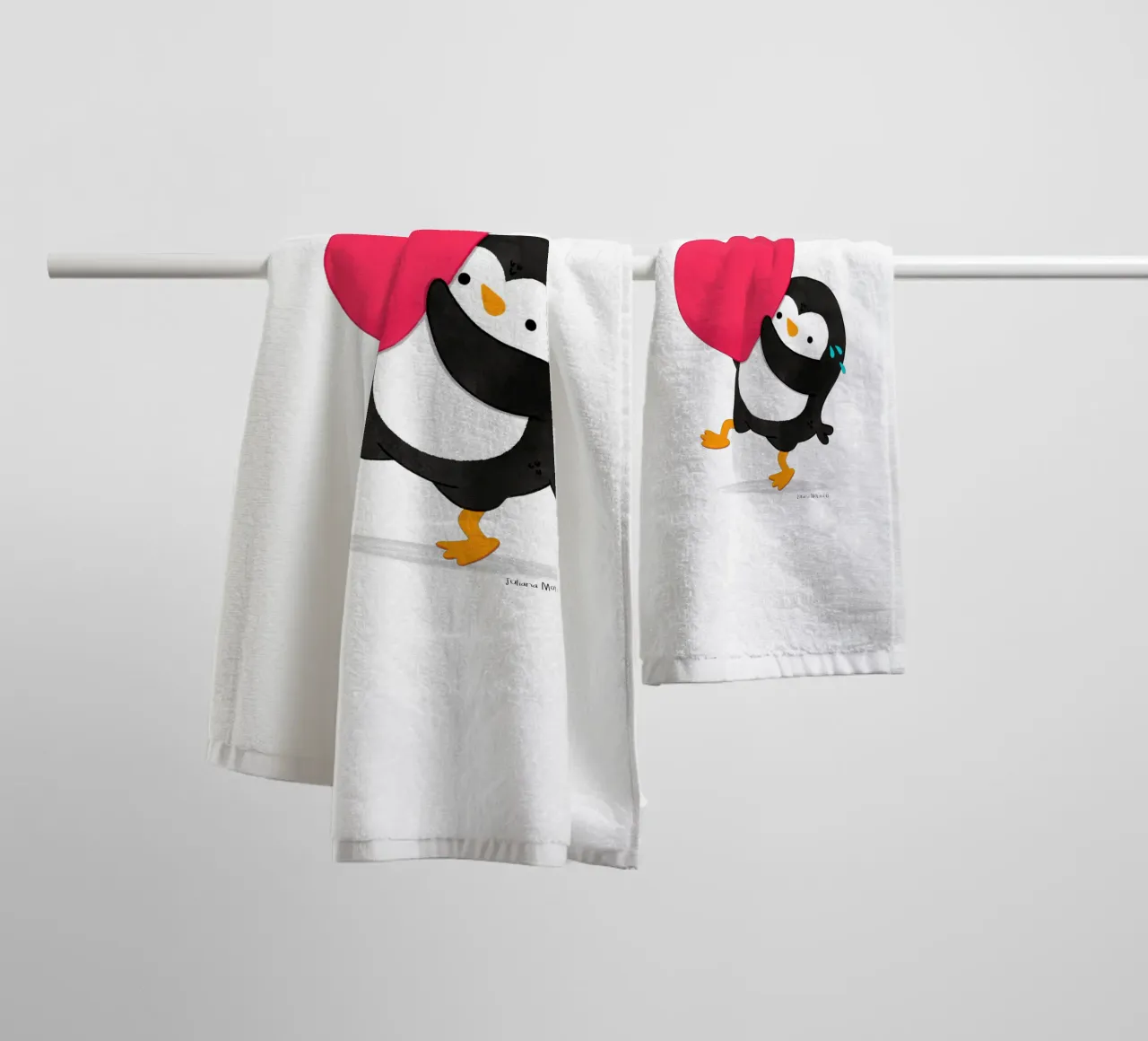 Un piccolo pinguino dal cuore grande asciugamano da bagno da julianamotzko