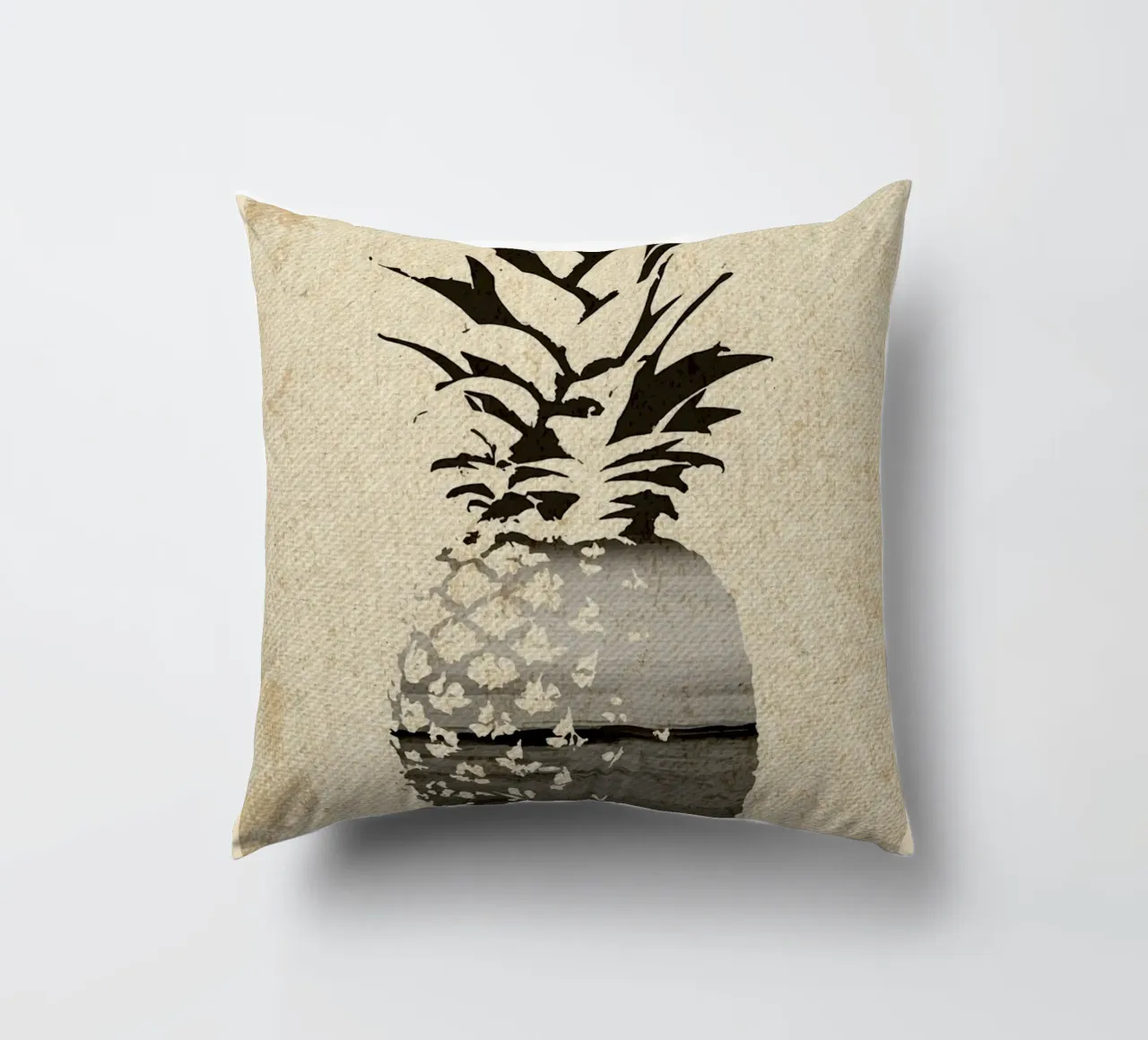 Silhouette di spiaggia con ananas cuscino da Food And Kitchen
