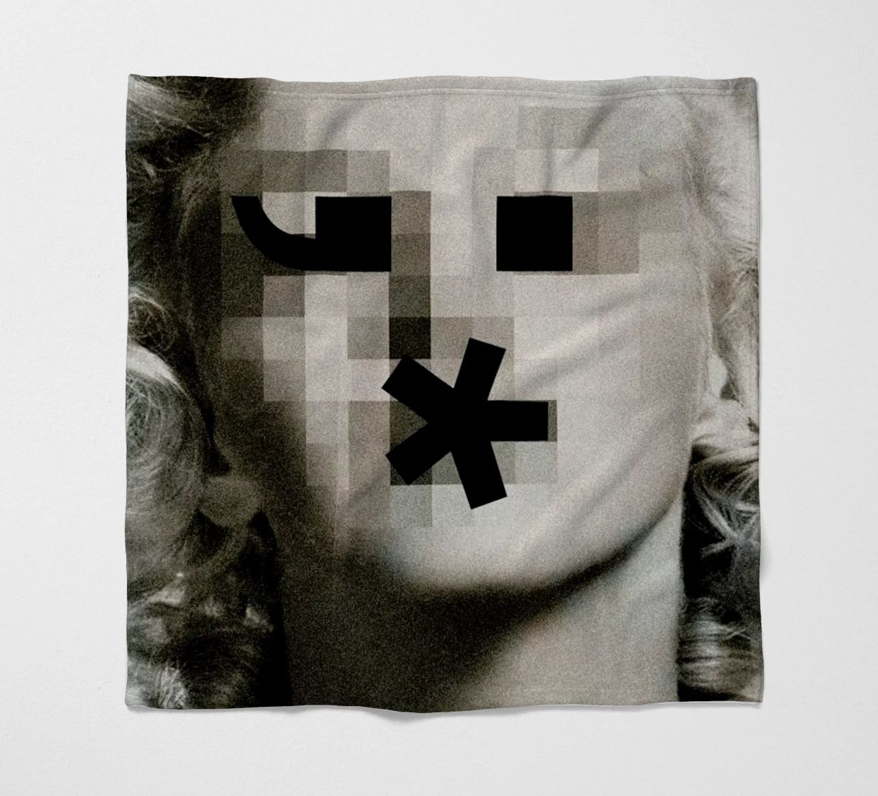 Retro Pop Emoticons Marilyn Fleecedecke von Butcher Billy