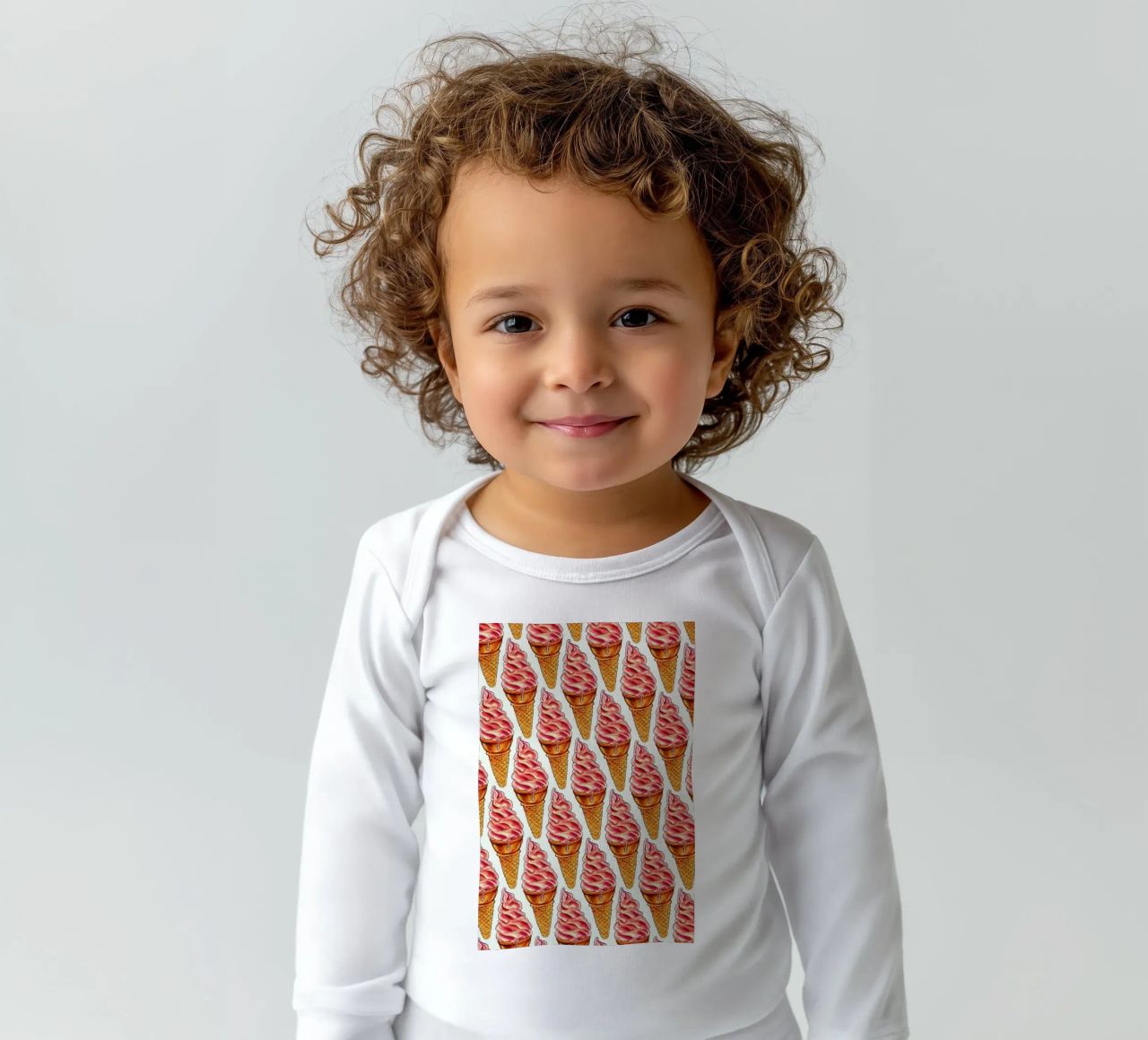 Strawberry Soft Serve Pattern body neonato maniche lunghe da Kelly Gilleran