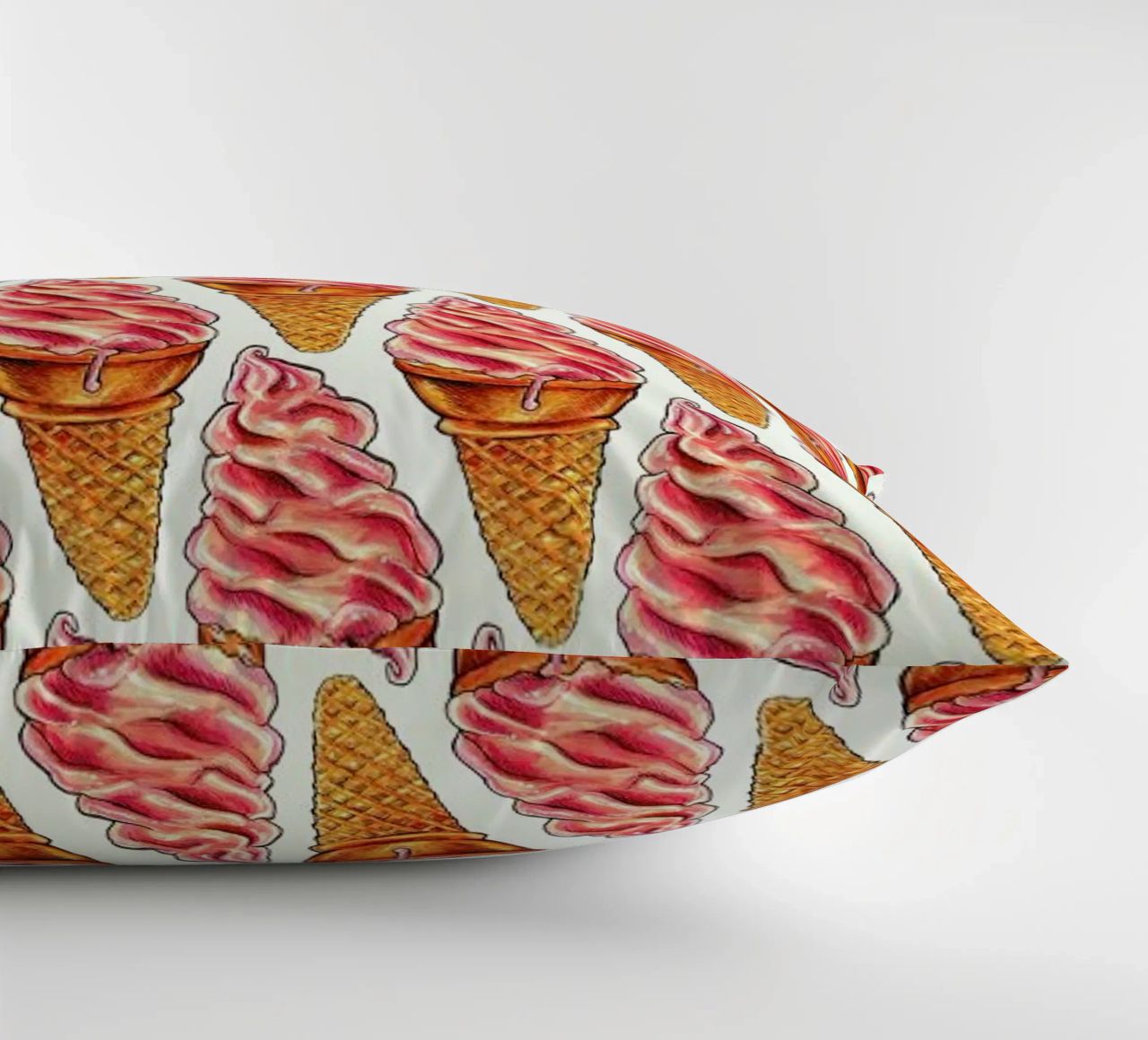 Strawberry Soft Serve Pattern cuscino da Kelly Gilleran