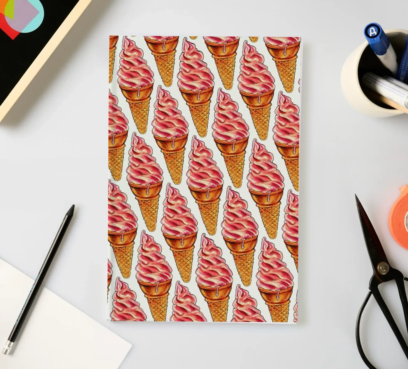 Strawberry Soft Serve Pattern notitieboek van Kelly Gilleran