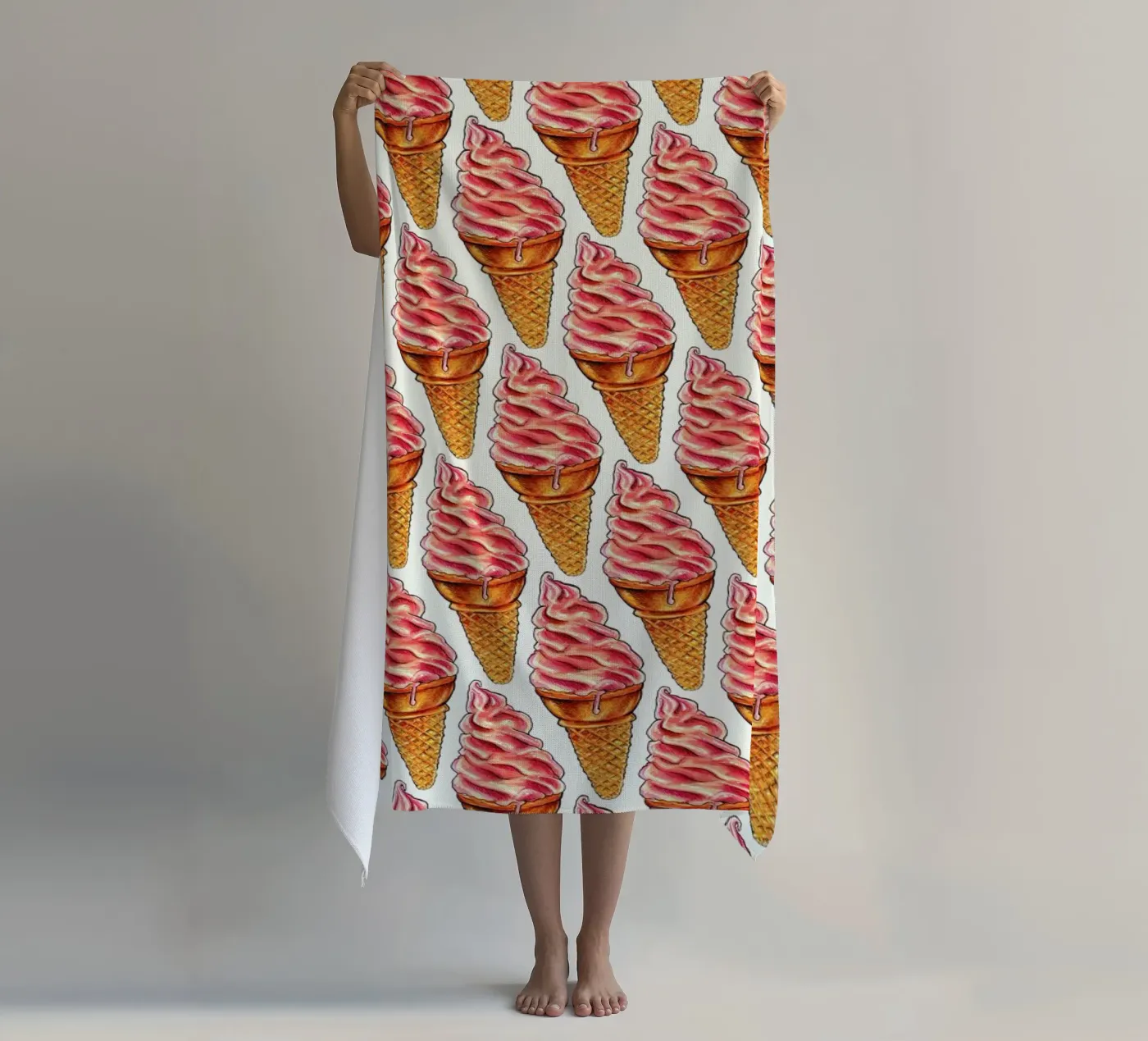 Strawberry Soft Serve Pattern telo mare da Kelly Gilleran