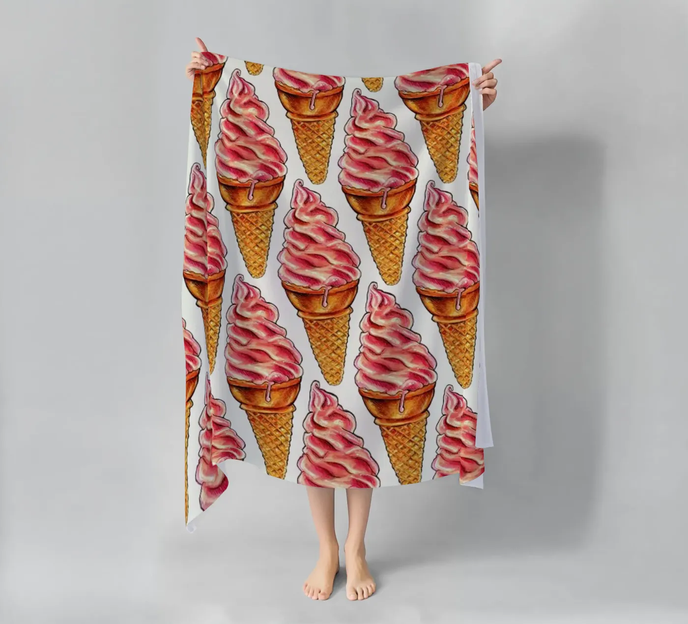 Strawberry Soft Serve Pattern telo mare da Kelly Gilleran