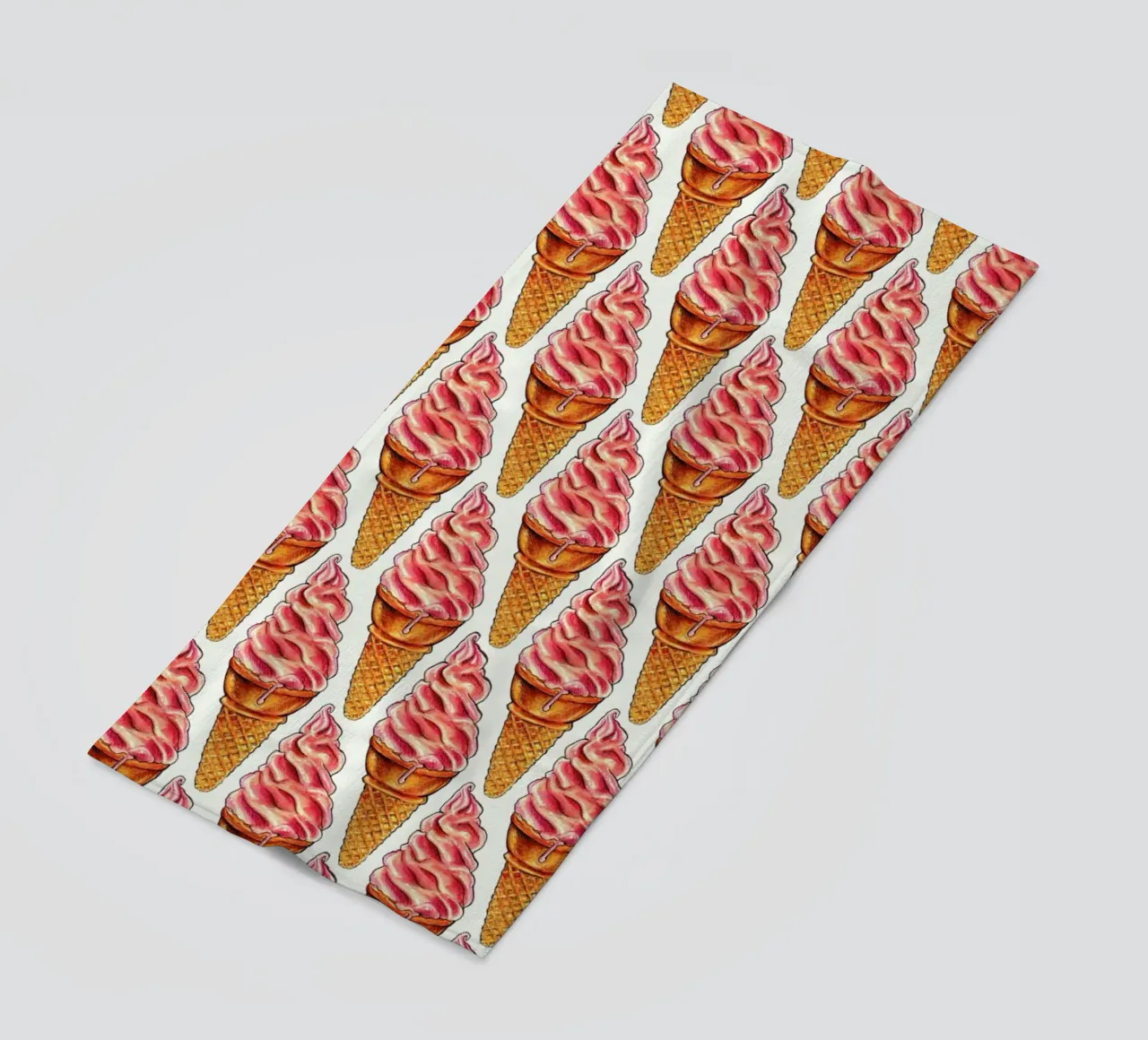 Strawberry Soft Serve Pattern Strandtuch von Kelly Gilleran
