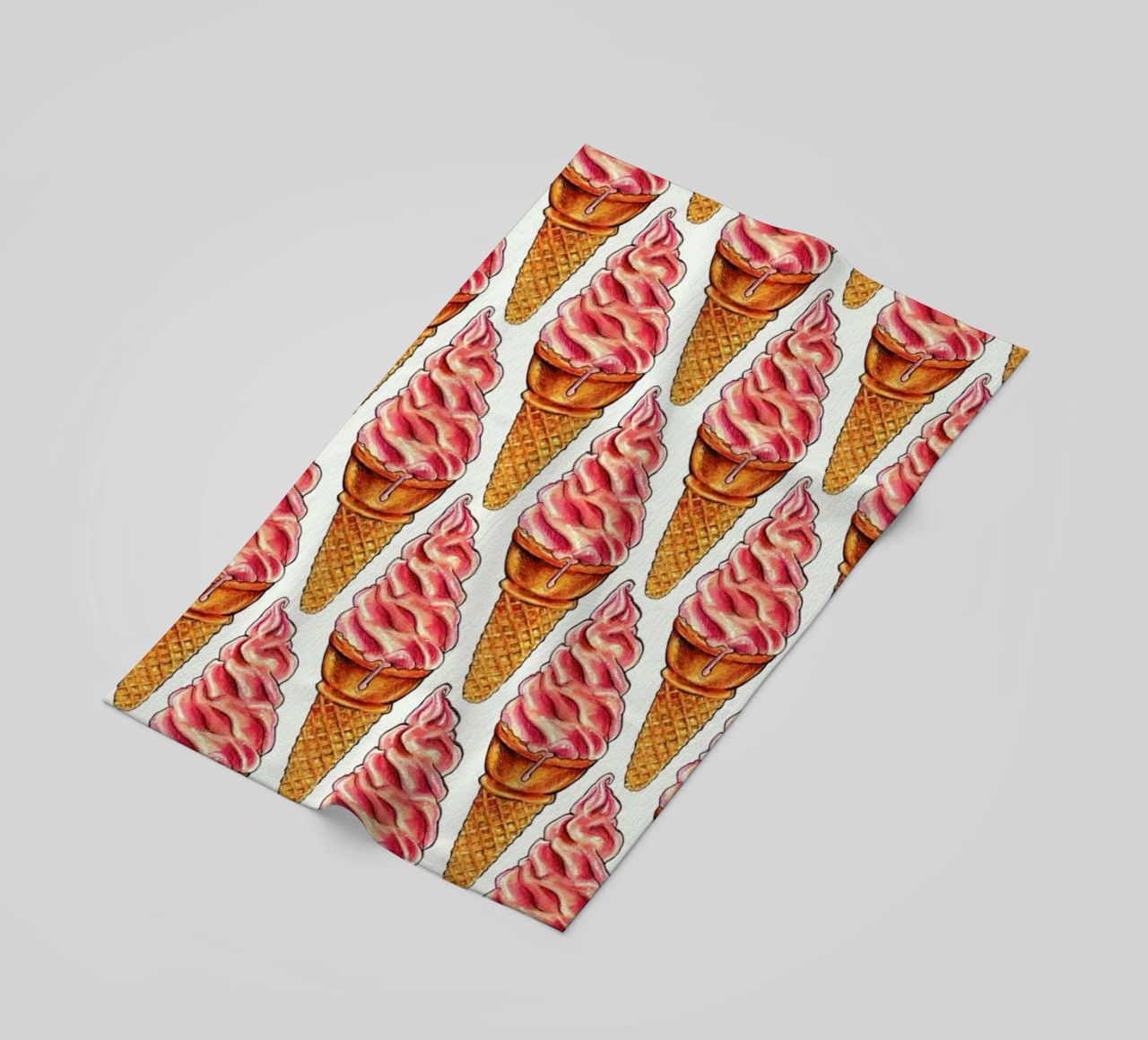 Strawberry Soft Serve Pattern telo mare da Kelly Gilleran
