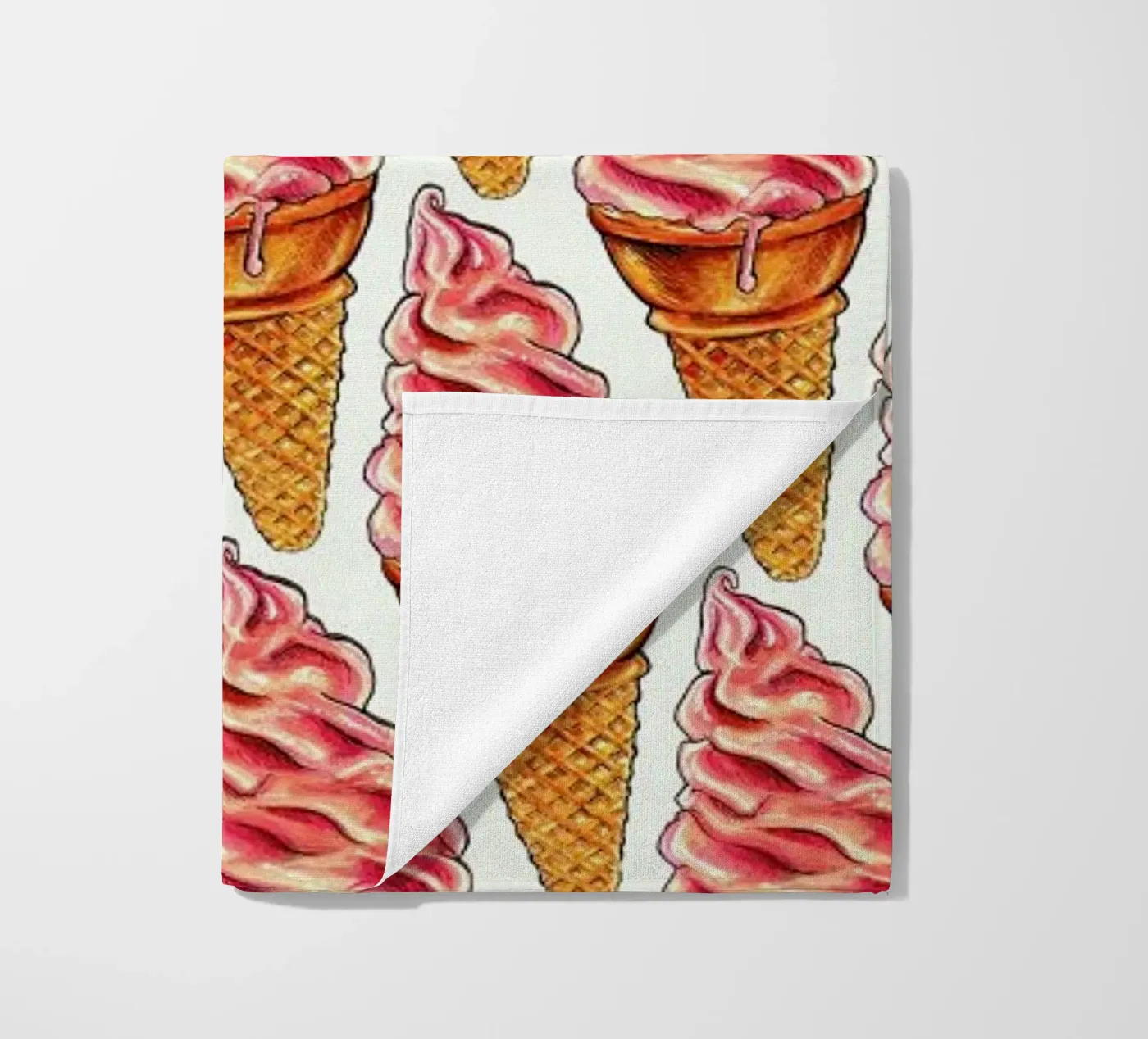 Strawberry Soft Serve Pattern telo mare da Kelly Gilleran