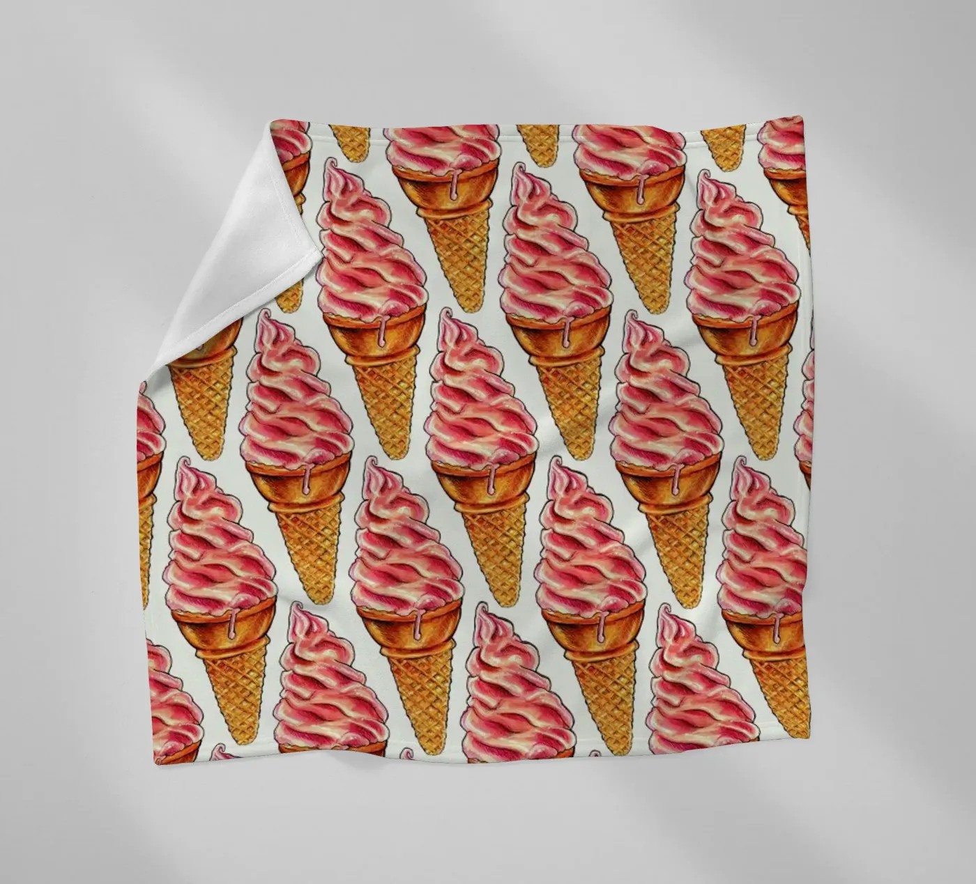 Strawberry Soft Serve Pattern fleecedeken van Kelly Gilleran
