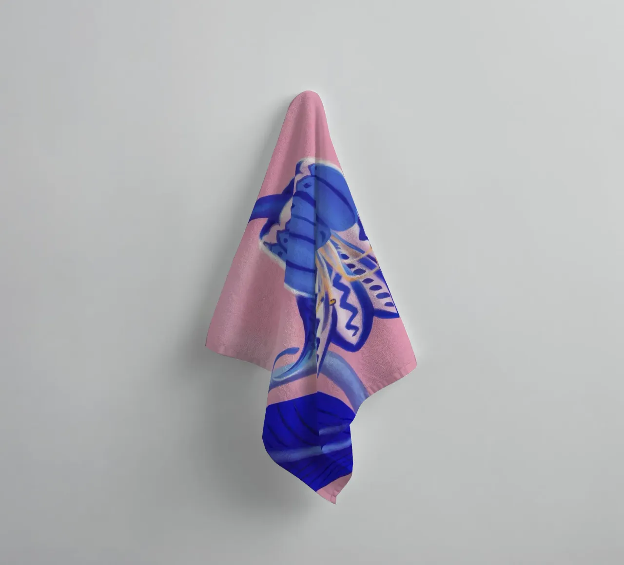 Fioritura di campanule elettriche asciugamano da bagno da Reds Jays