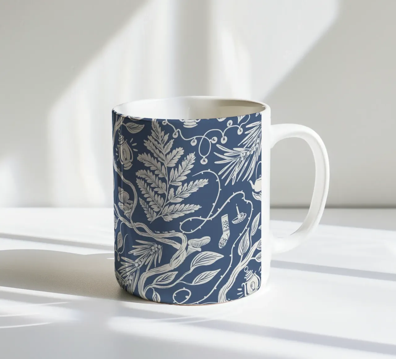 Cabincore Blue Forest Garden tazza in ceramica da anisillustration