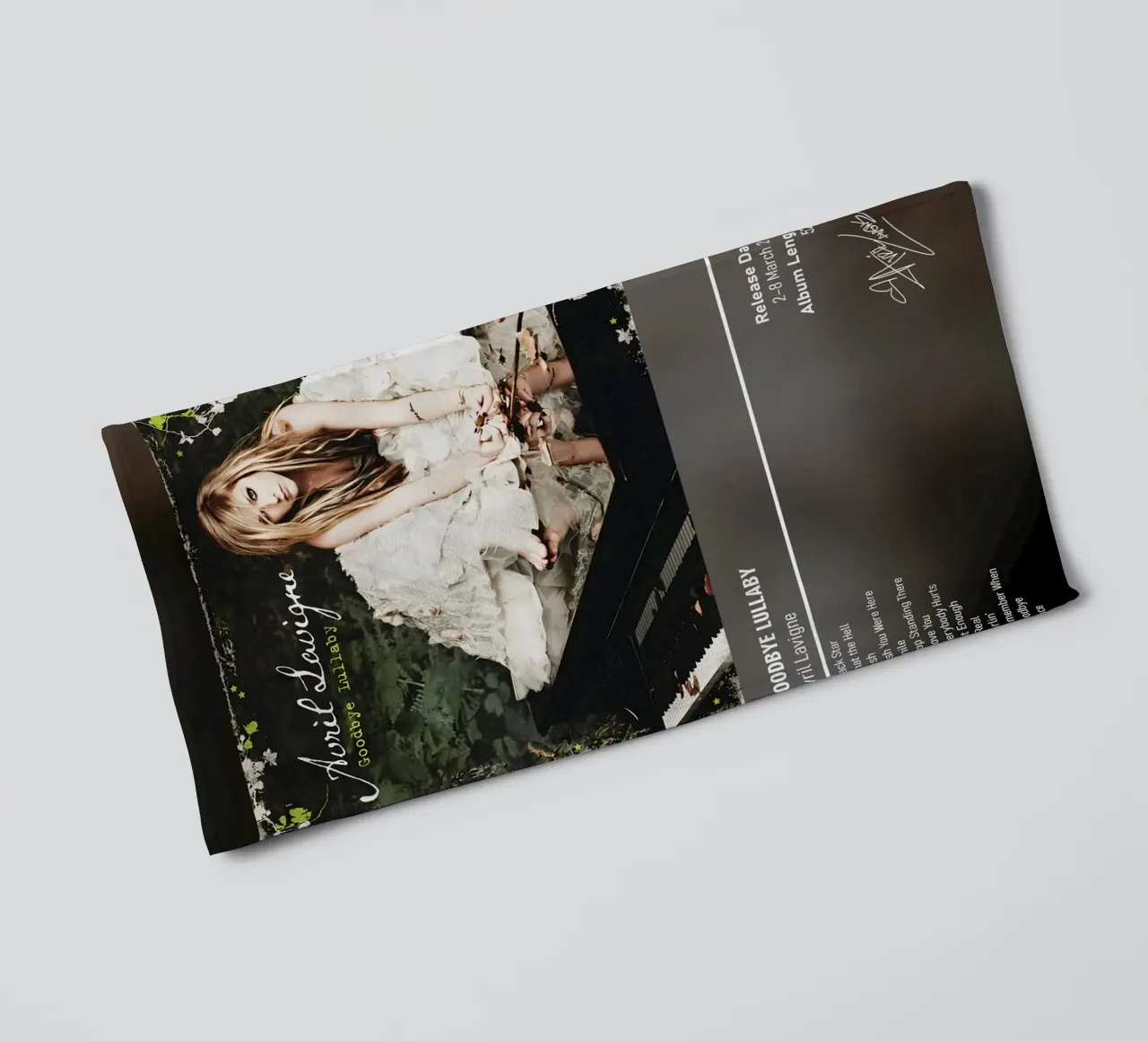 Goodbye Lullaby By Avril Lavigne asciugamano da bagno da DGUnder