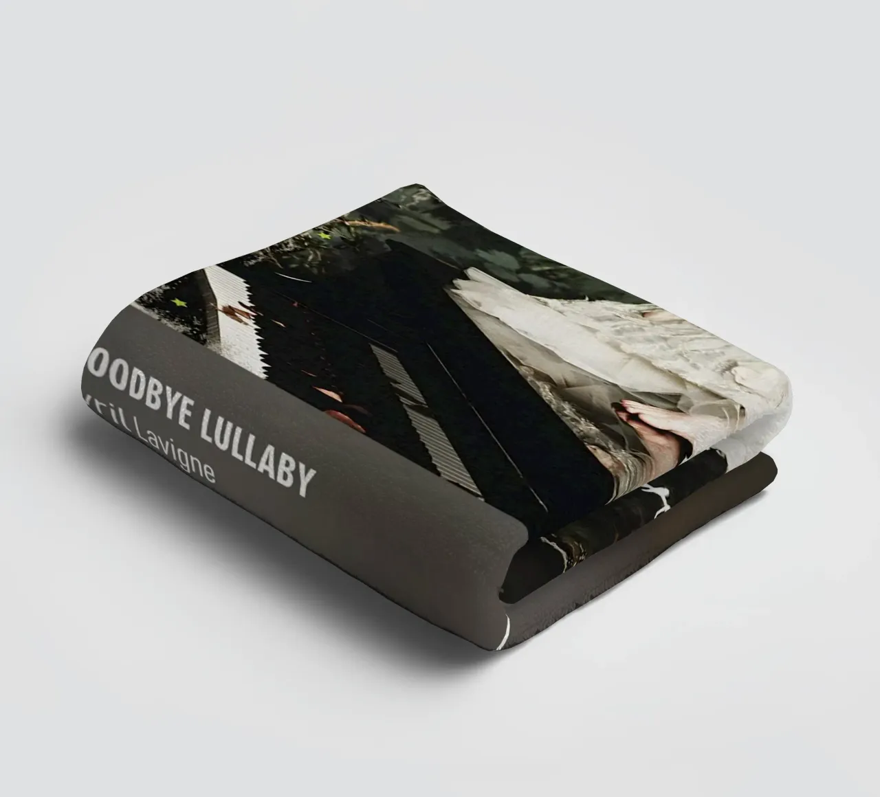 Goodbye Lullaby By Avril Lavigne asciugamano da bagno da DGUnder