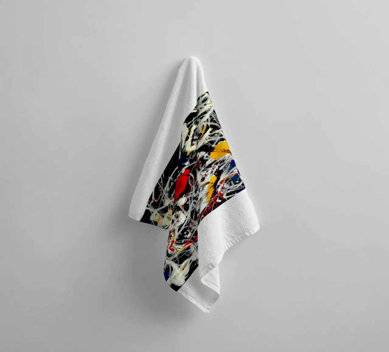Nummer 15 - Rood, Grijs, Wit, Geel badhanddoek van Corene Morar