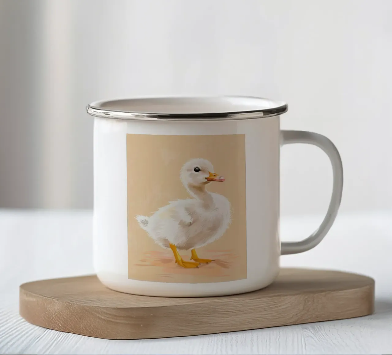Un simpatico anatroccolo con le sue piume soffici e i suoi occhi luminosi tazza in smalto da DesignDoodle