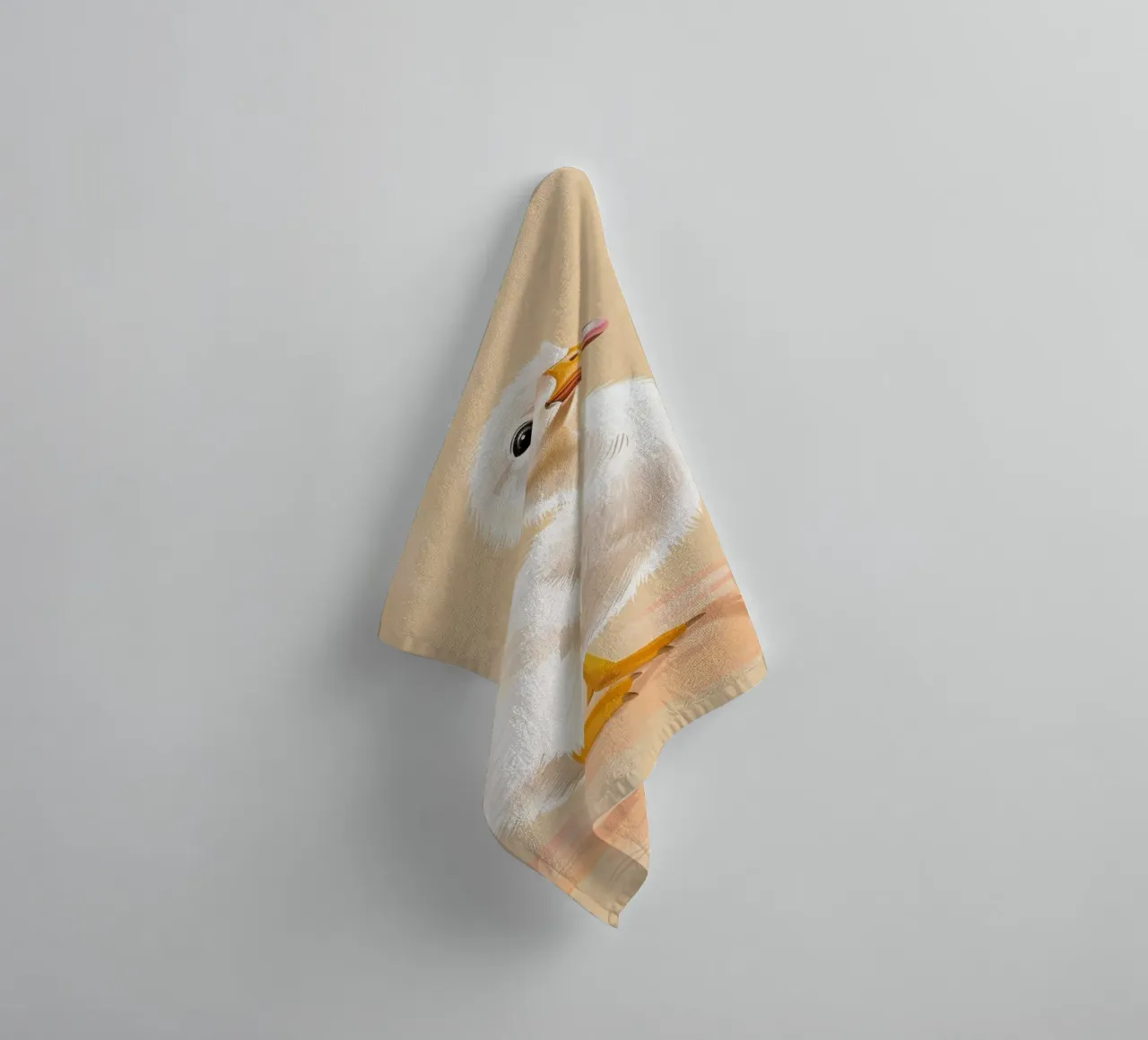 Un simpatico anatroccolo con le sue piume soffici e i suoi occhi luminosi asciugamano da bagno da DesignDoodle