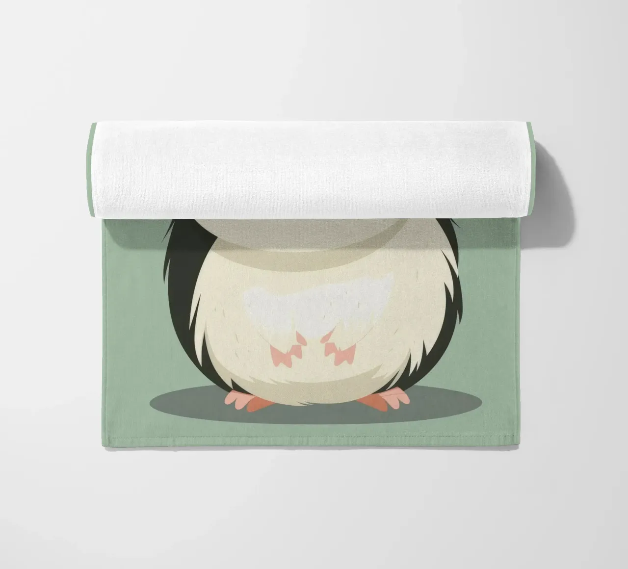 Mignon cochon d'Inde noir et blanc illustré dans un vert clair. serviette de plage de DesignDoodle