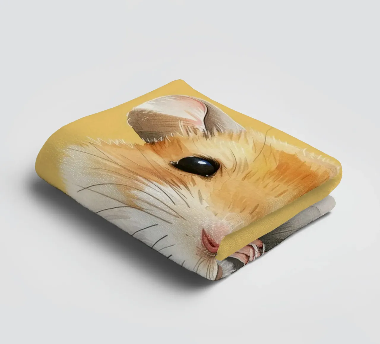Simpatico criceto dalla soffice pelliccia dorata che tiene le piccole zampe in mano asciugamano da bagno da DesignDoodle