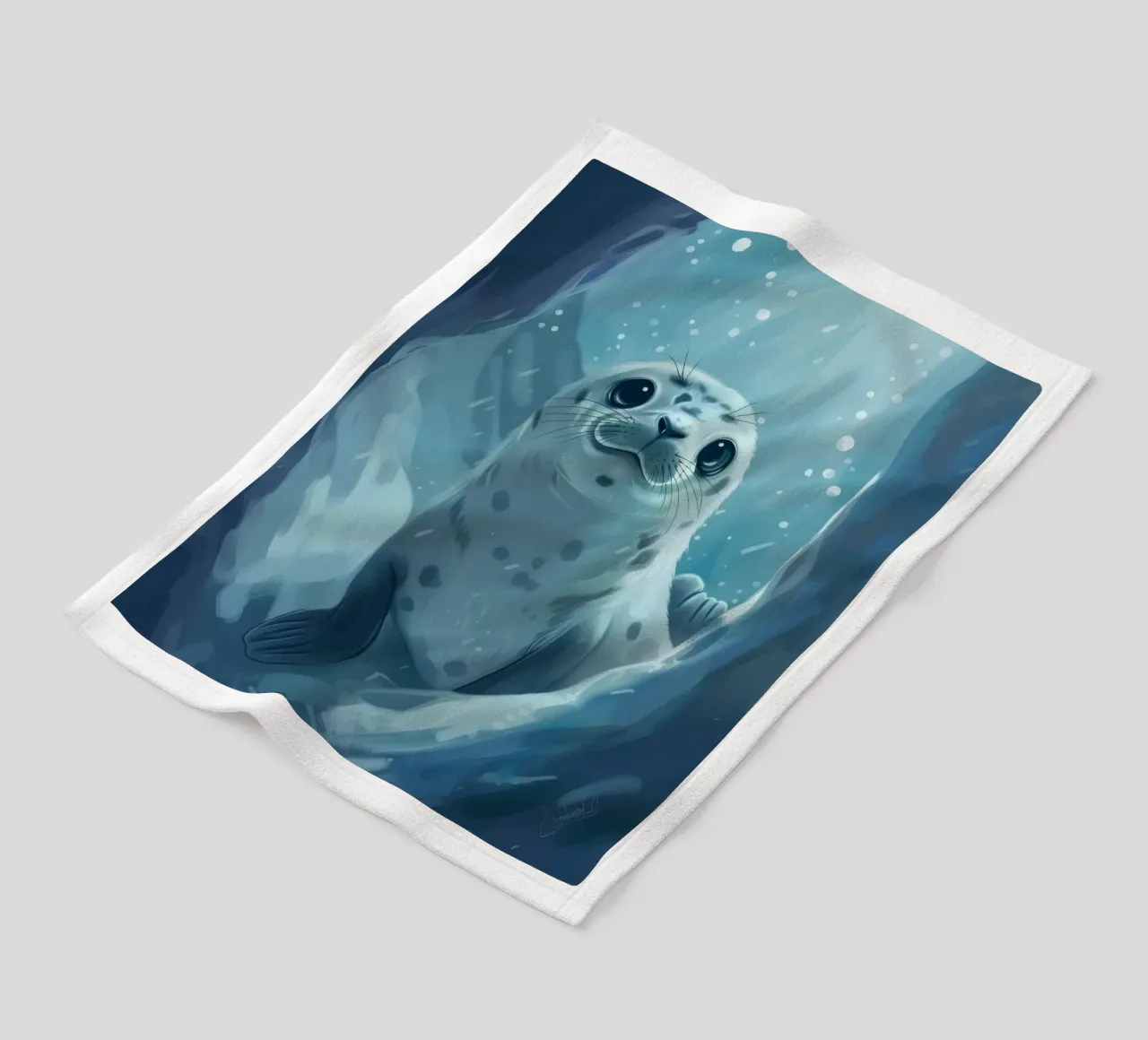 Un cucciolo di foca esplora una grotta sottomarina in un oceano gelido coperta in pile da DesignDoodle