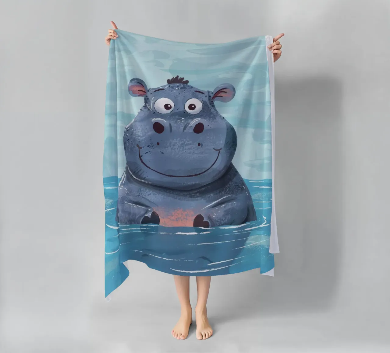 Ippopotamo felice che si gode un momento di gioco nell'acqua limpida telo mare da DesignDoodle