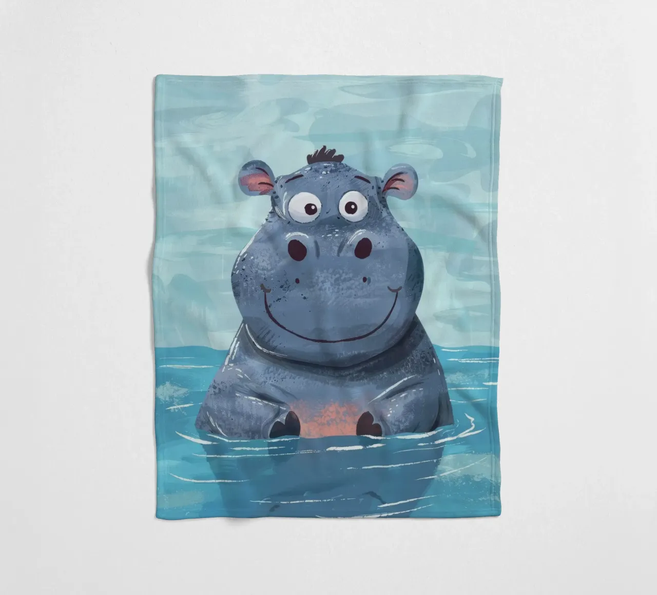Ippopotamo felice che si gode un momento di gioco nell'acqua limpida coperta in pile da DesignDoodle