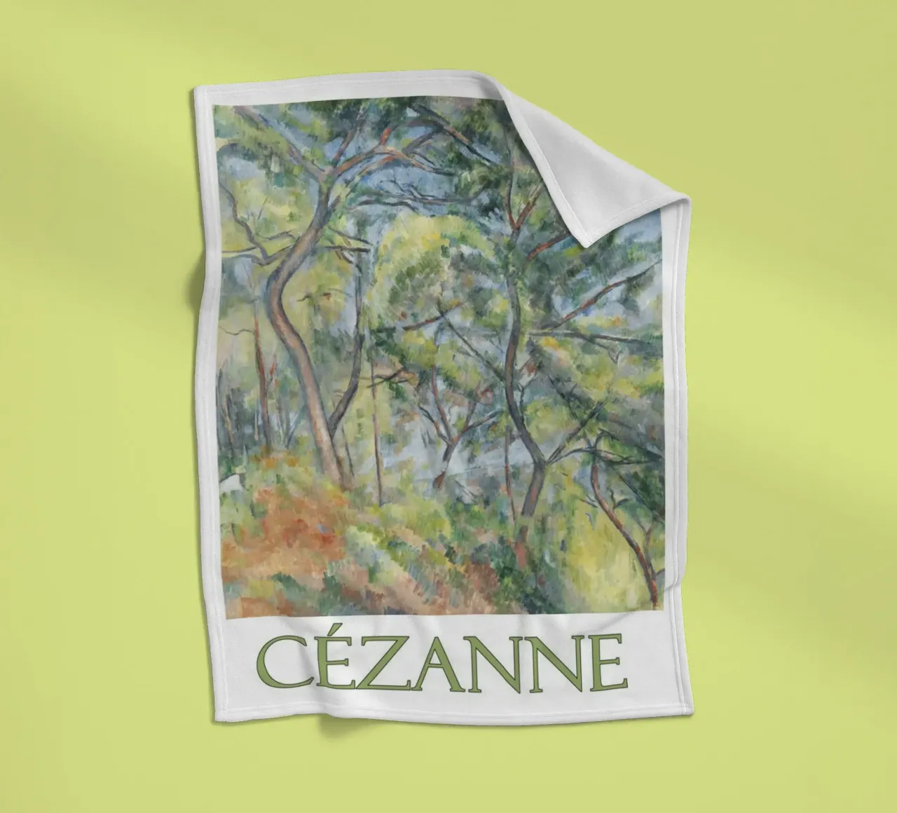 alberi imponenti nella foresta coperta in pile da rewin shop