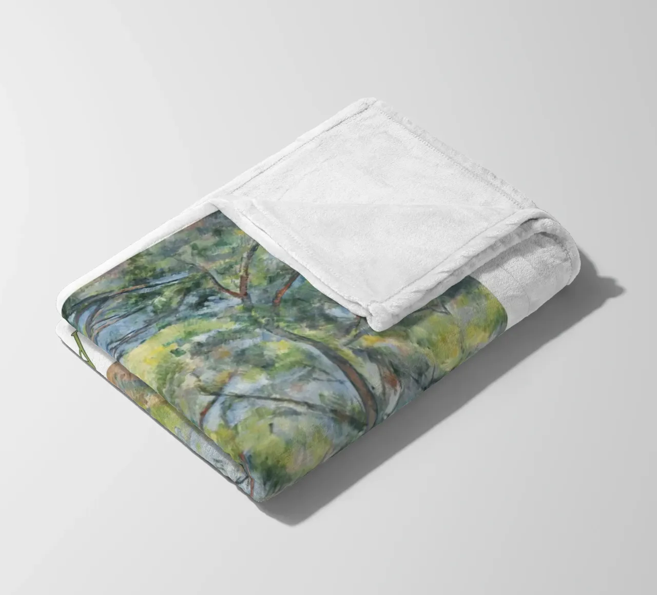 alberi imponenti nella foresta coperta in pile da rewin shop