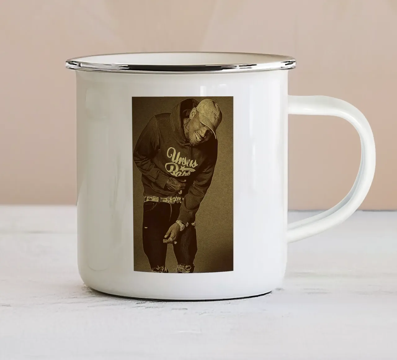 Chris Brown si appoggia al ritmo della strada tazza in smalto da singpentinksale