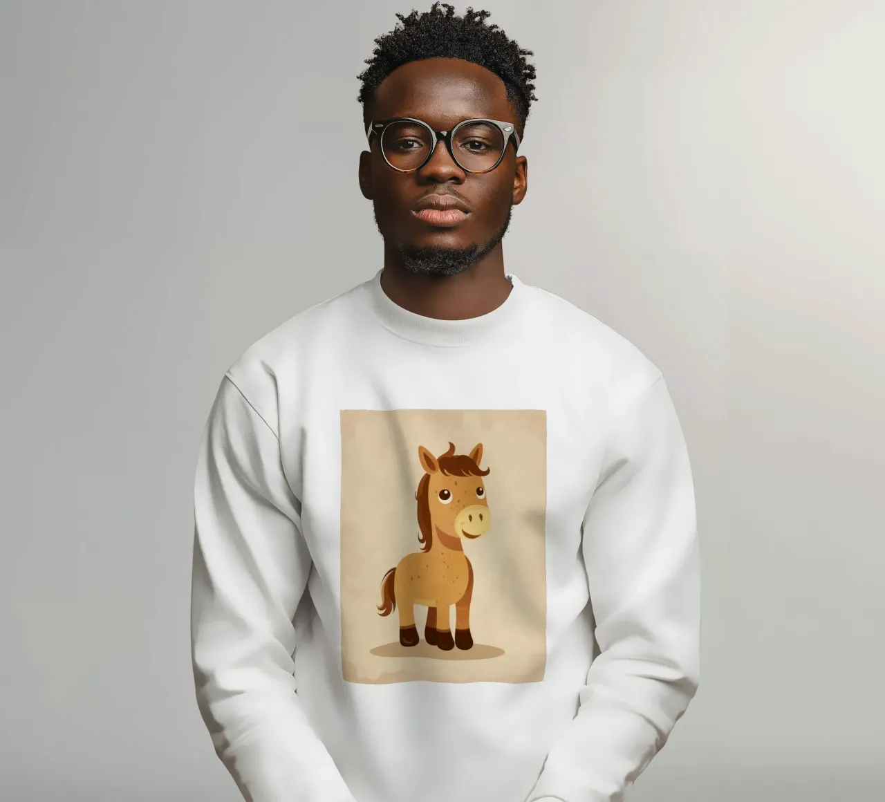 Simpatico cavallo dei cartoni animati con una faccia amichevole in piedi felpa da DesignDoodle