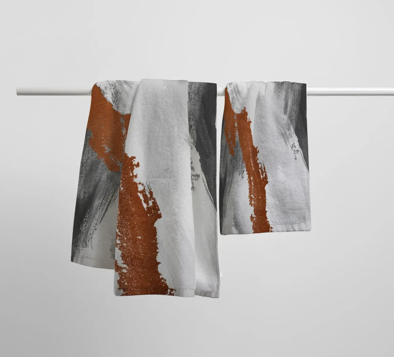 Modern abstract art with brushstrokes asciugamano da bagno da vintageshop