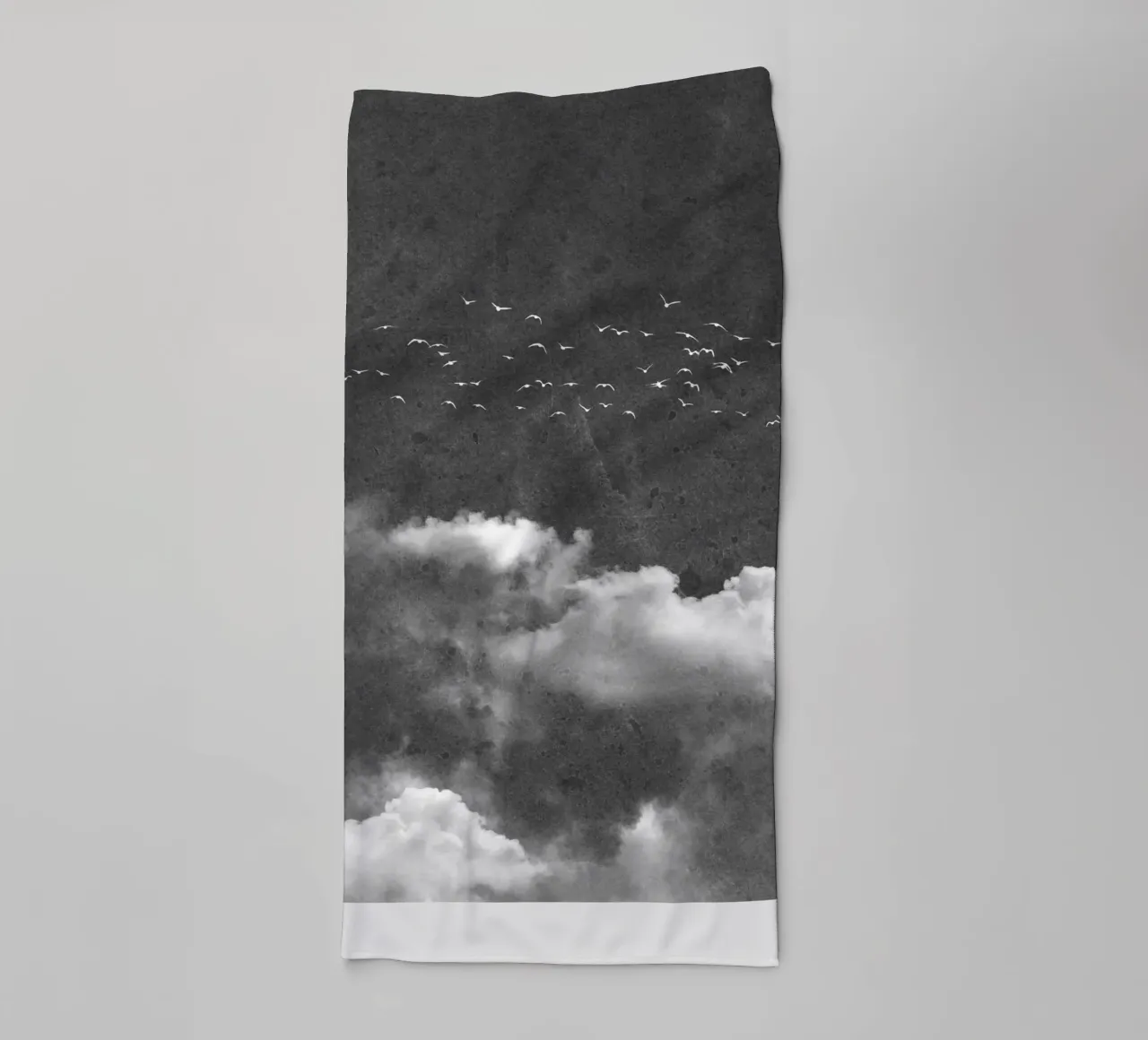 modern abstract art dark sky asciugamano da bagno da vintageshop