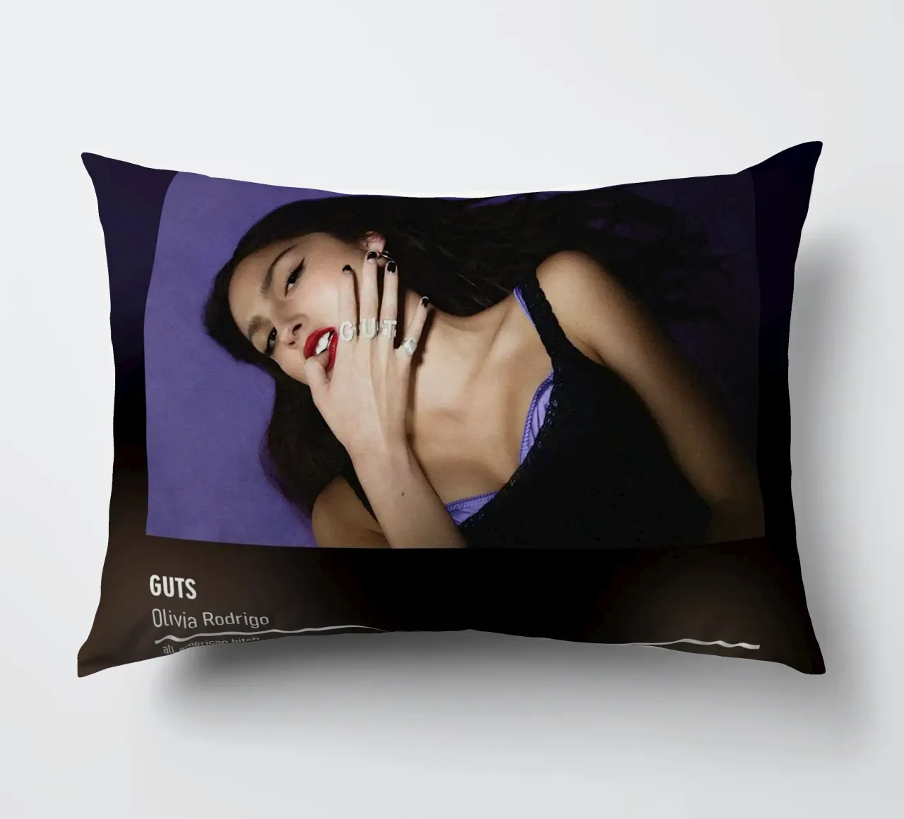 GUTS By Olivia Rodrigo cuscino da DGUnder