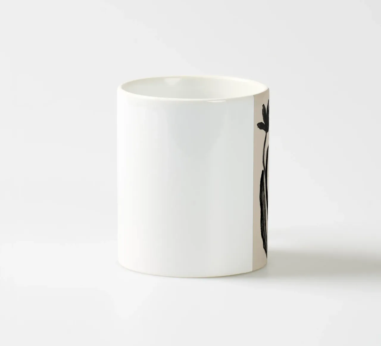 Astratto nero floreale botanico tazza in ceramica da Melloi Art Print