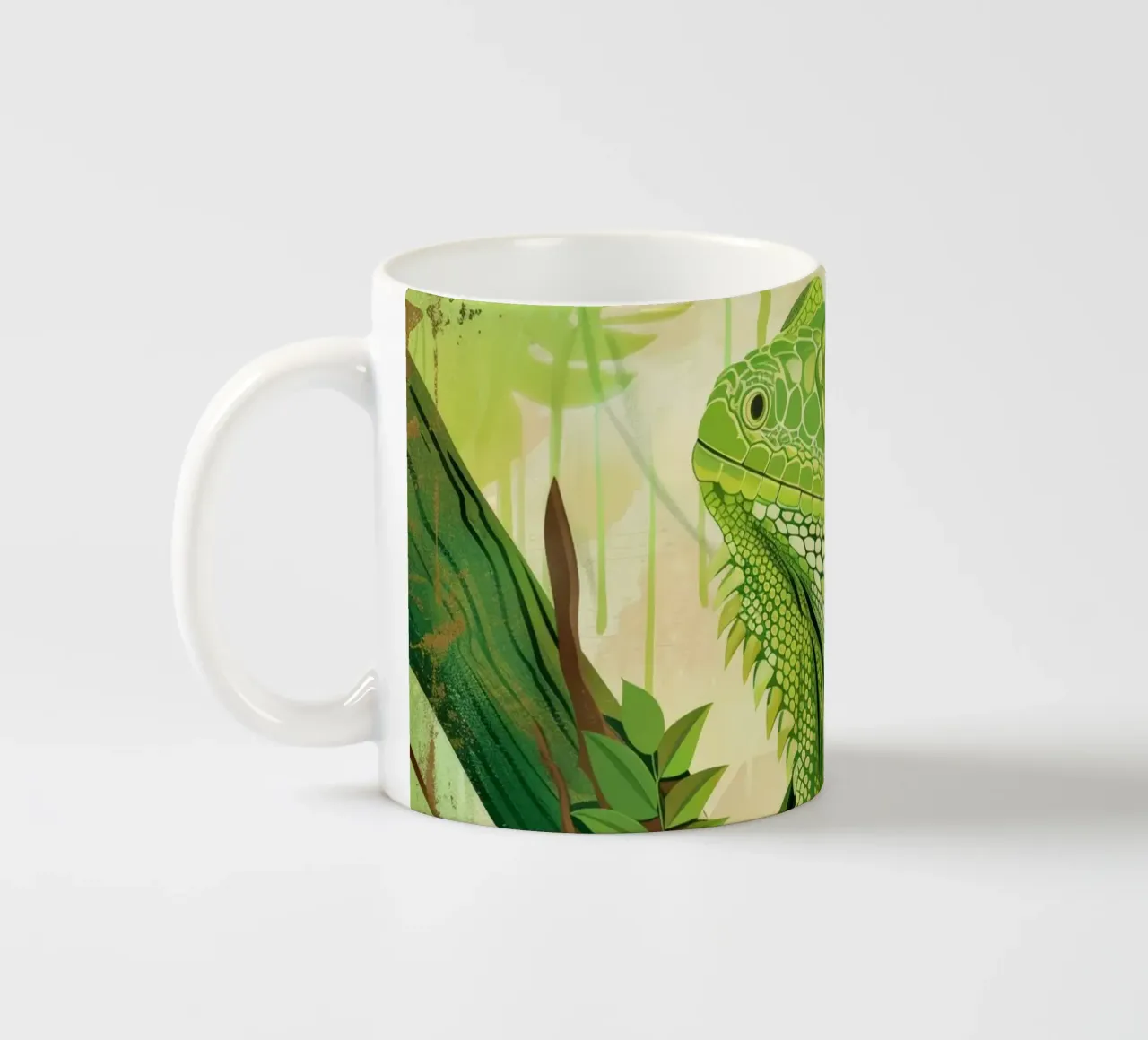 Uguana verde che riposa su un ramo circondato da foglie tazza in ceramica da DesignDoodle