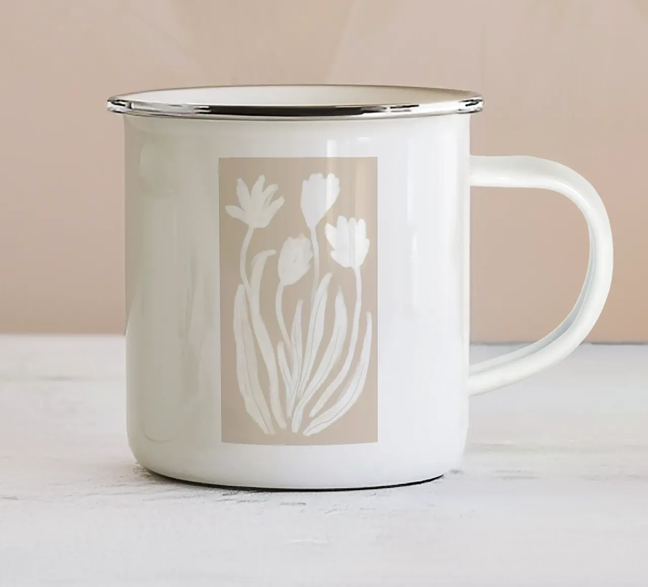 Arte floreale minimalista in bianco e beige tazza in smalto da Melloi Art Print