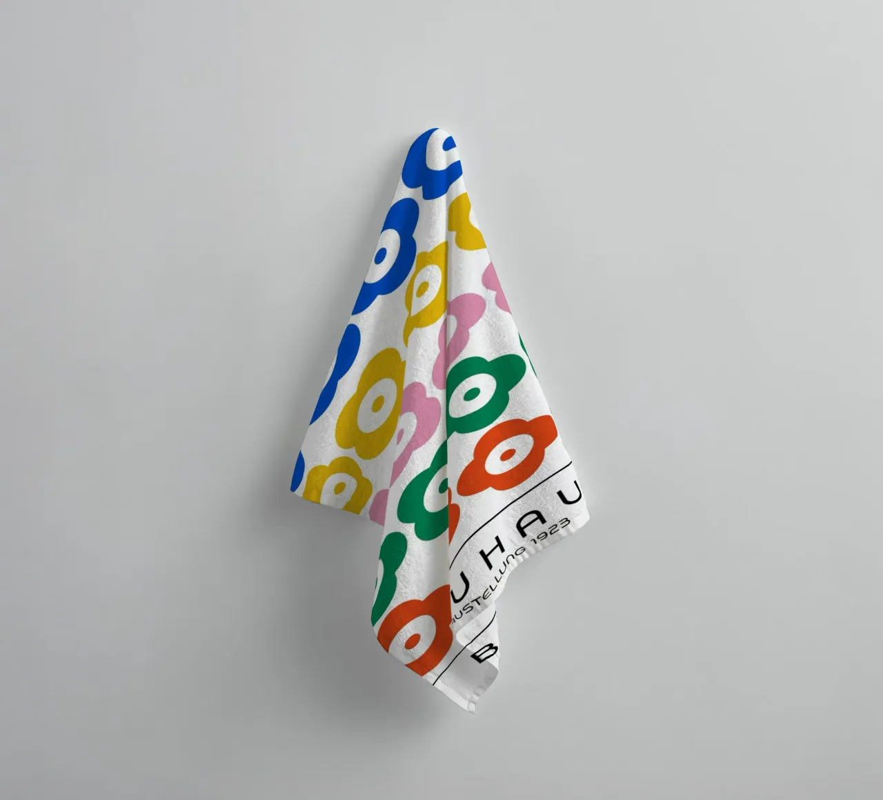 Fiori Bauhaus - Geometria Pop Art asciugamano da bagno da Casa Calm