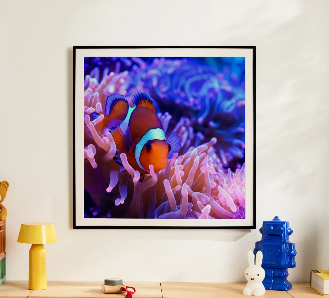 Das Flüstern des Ozeans Poster mit Kunststoffrahmen von PhotoVibe Decor