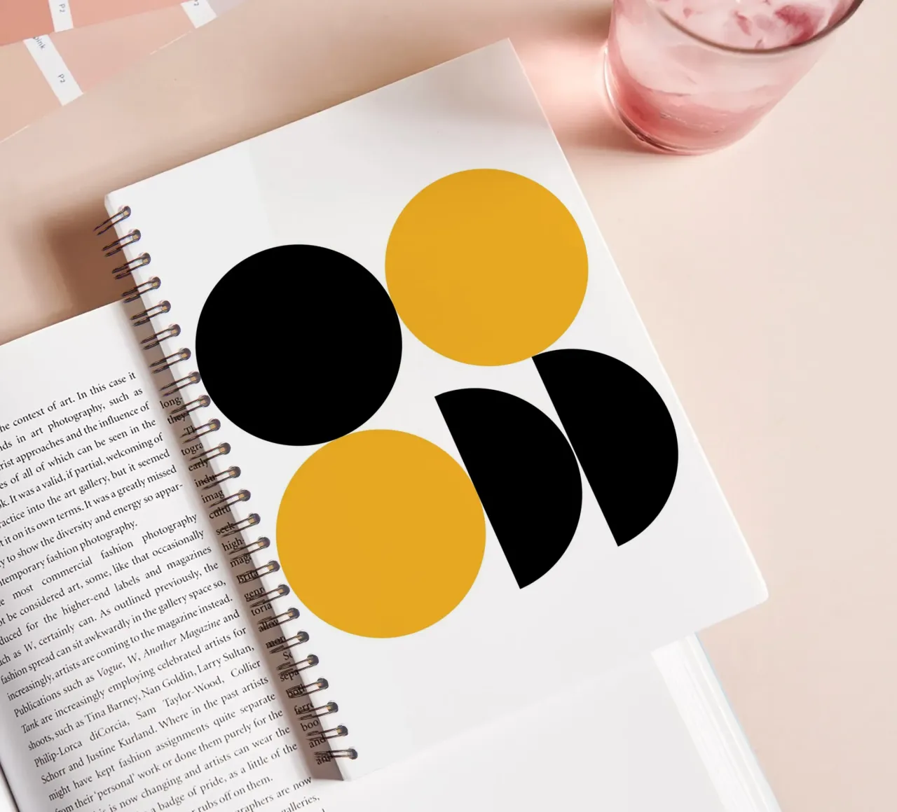 Modern Circle Art - Géométrie en jaune & noir carnet à spirale de Casa Calm