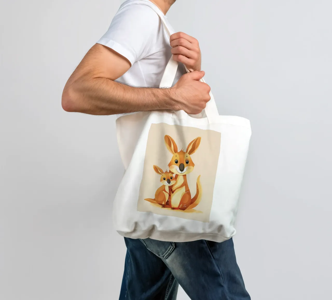 Mutter und Baby-Känguru in einer spielerischen Umarmung auf einer warmen Kunst Jutebeutel von DesignDoodle