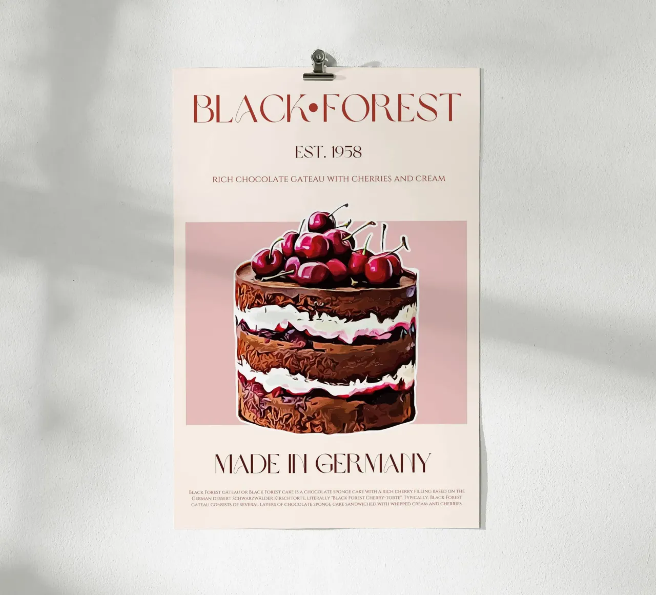 Stampa del Gateau della Foresta Nera poster con telaio in legno da KOKRPrints