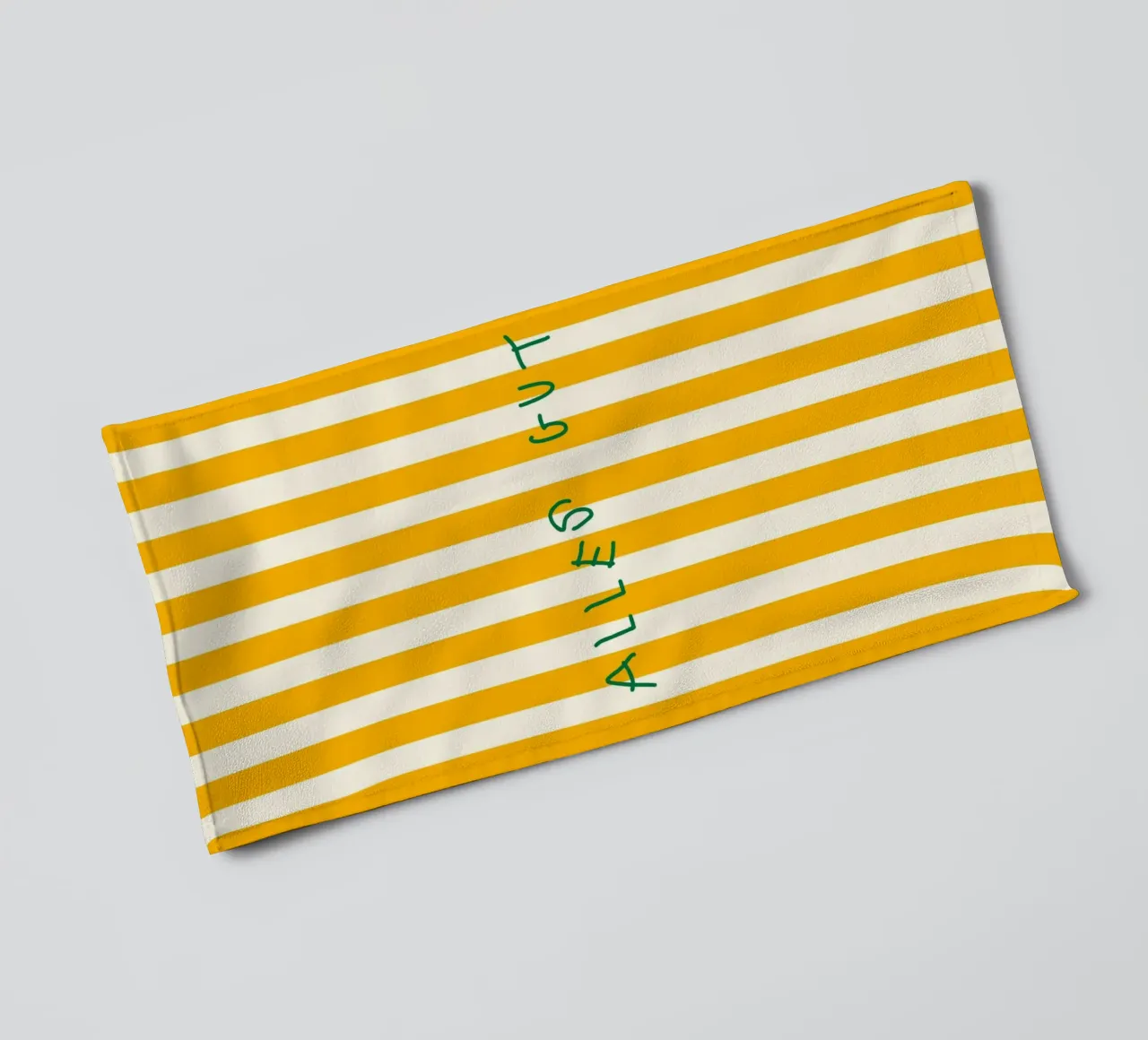 Alles Gut - All is Well asciugamano da bagno da Attaboy Dsgn
