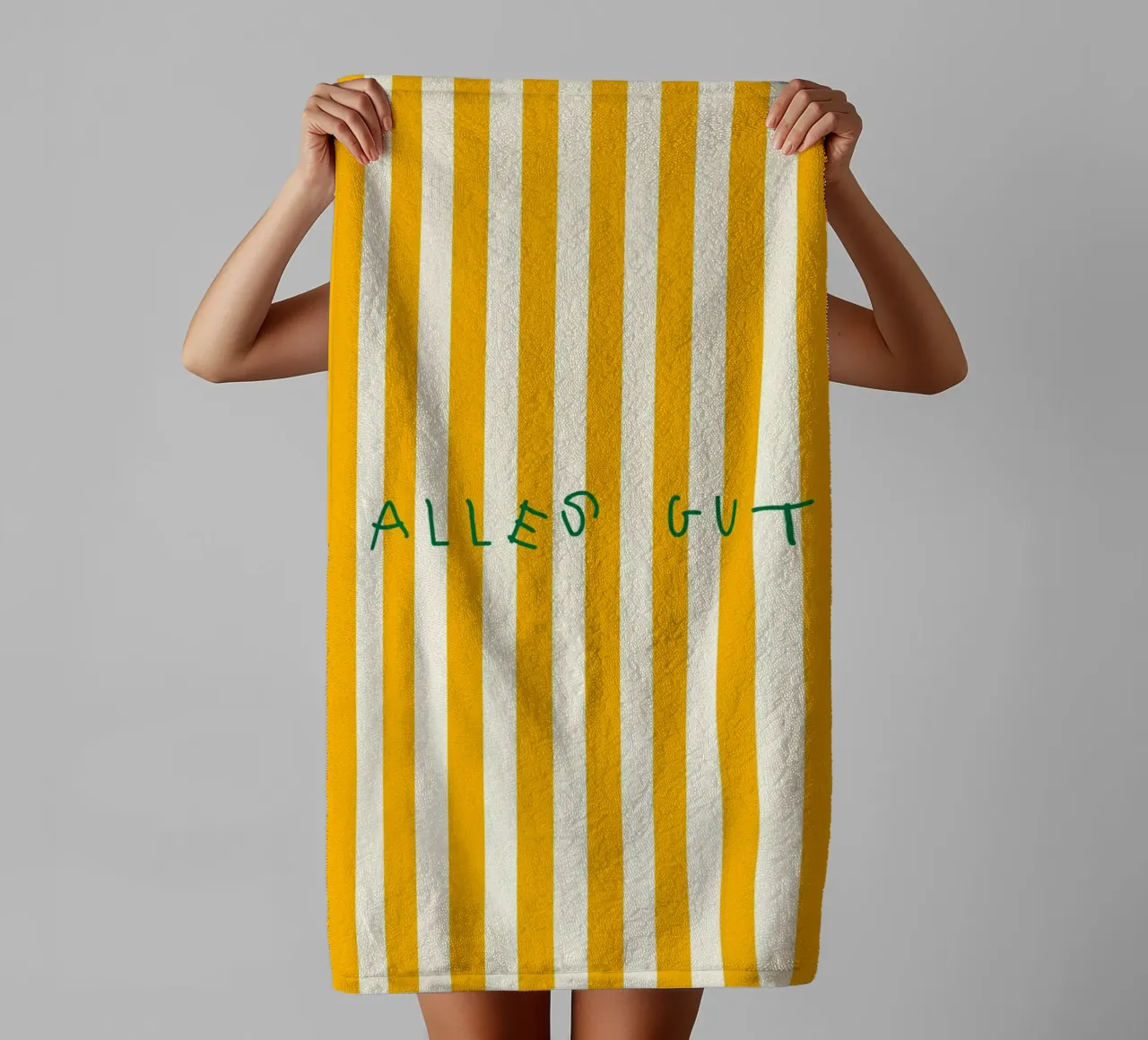 Alles Gut - All is Well asciugamano da bagno da Attaboy Dsgn
