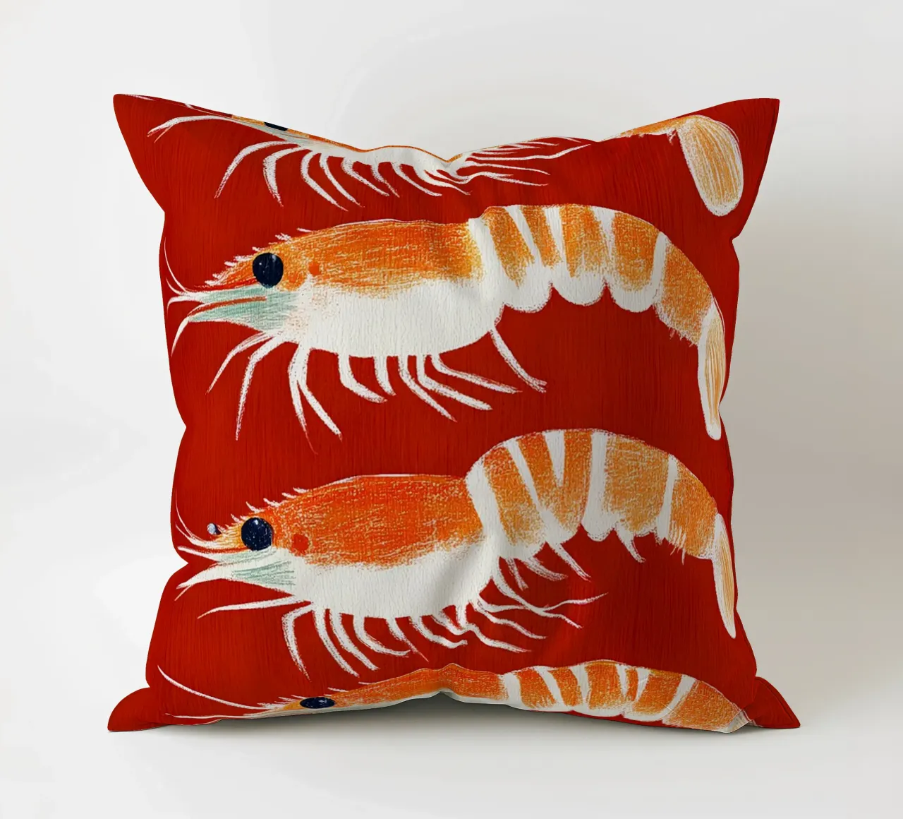 Rote Garnelen cuscino da Curious Canvas