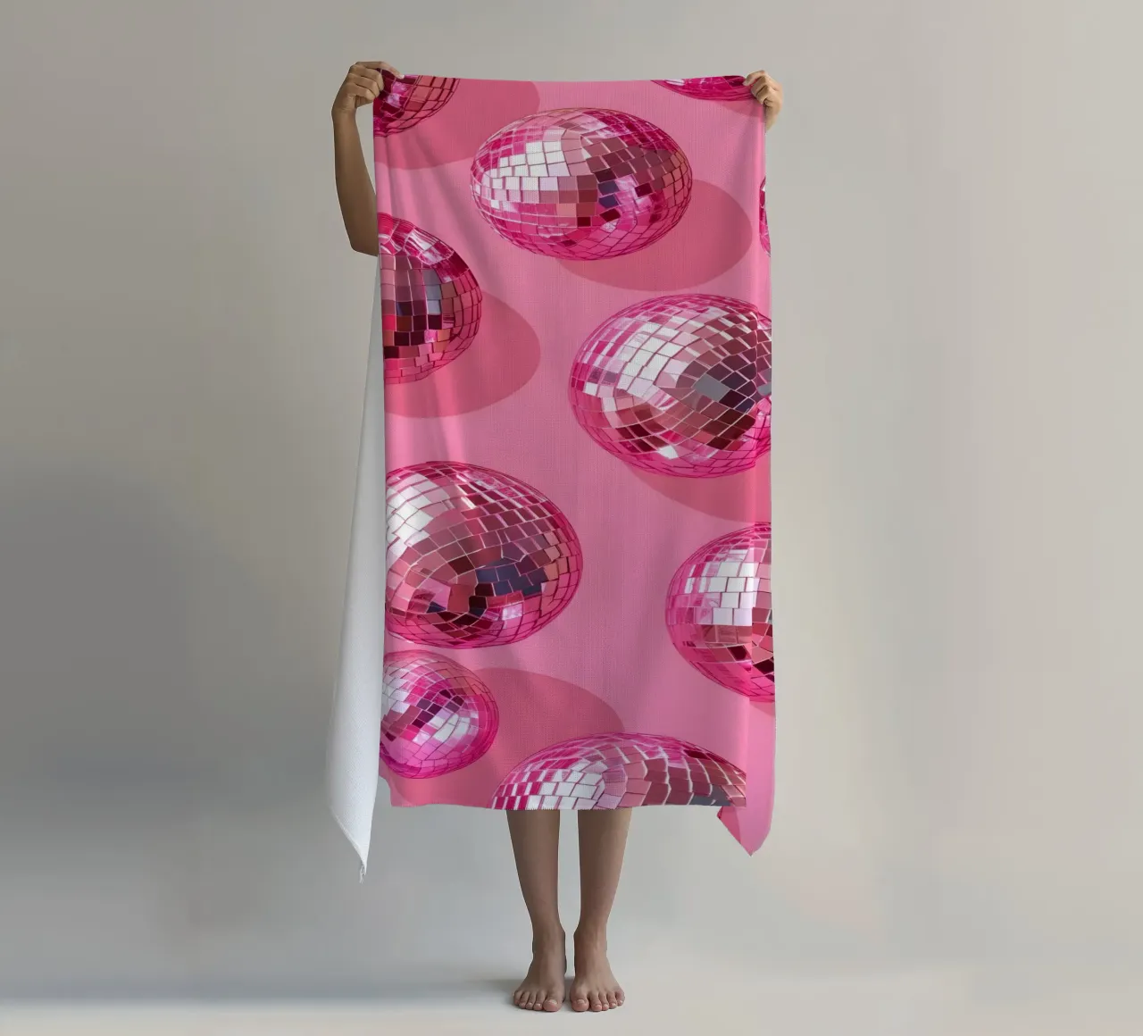 Disco Ball Delight - Retro Party Vibes strandhanddoek van homdeco